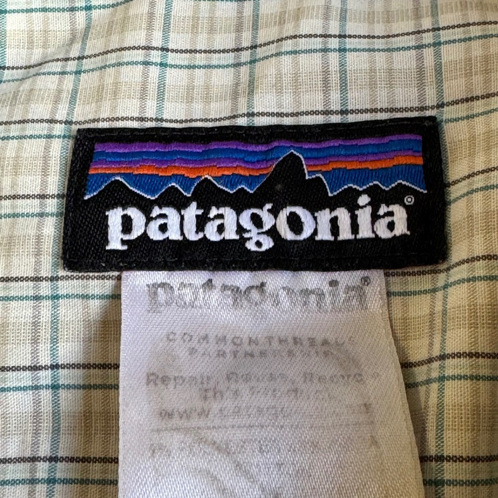 Patagonia Mens Short Sleeve Plaid Button Down Shirt Tan Green Hiking Size M - Picture 10 of 12